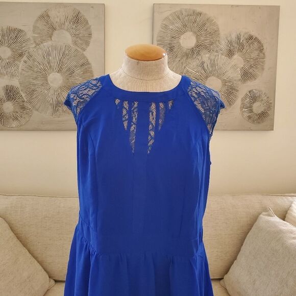 City Chic Lace Inset Fit & Flare Dress Sz XS/14 - Picture 3 of 12
